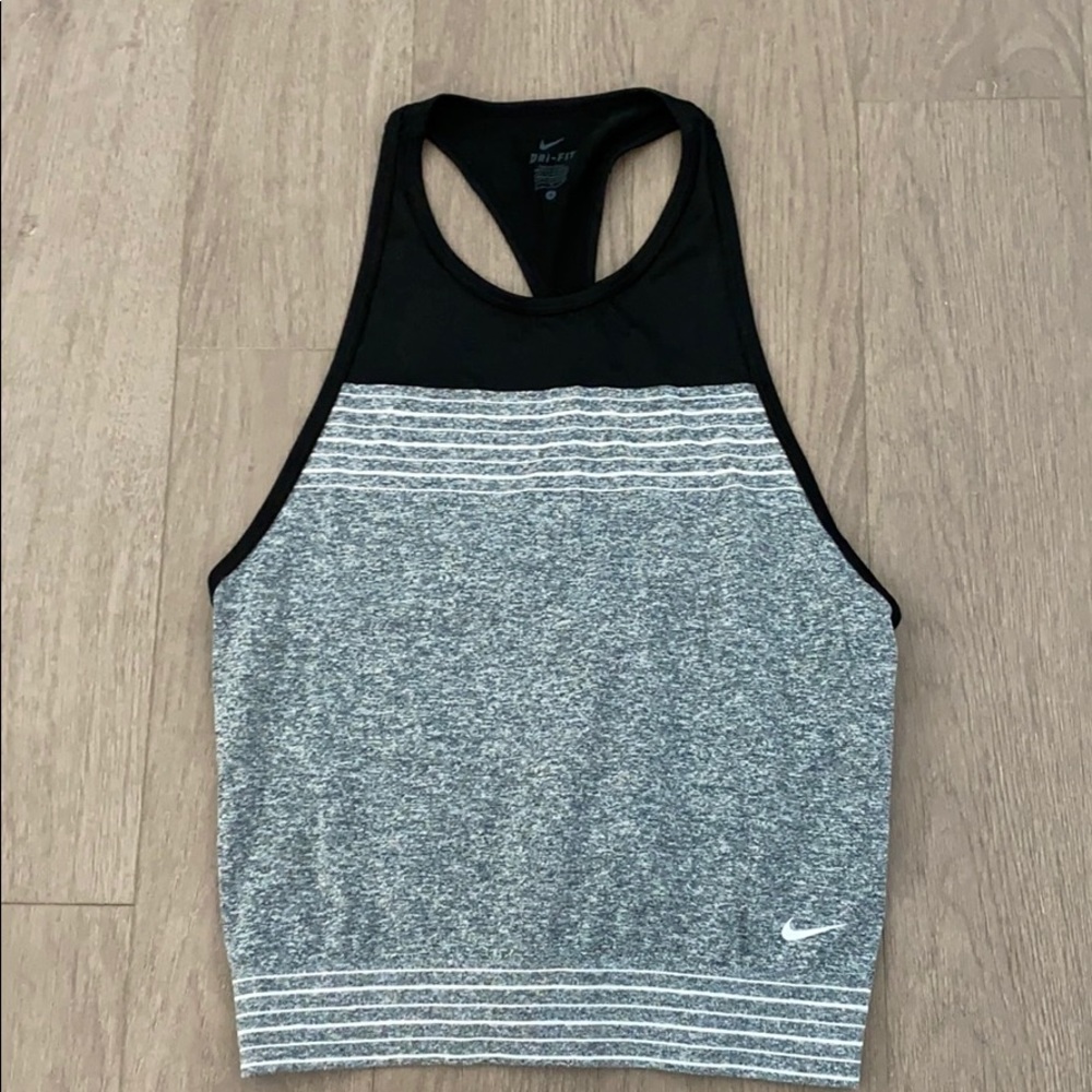 Nike workout top size small